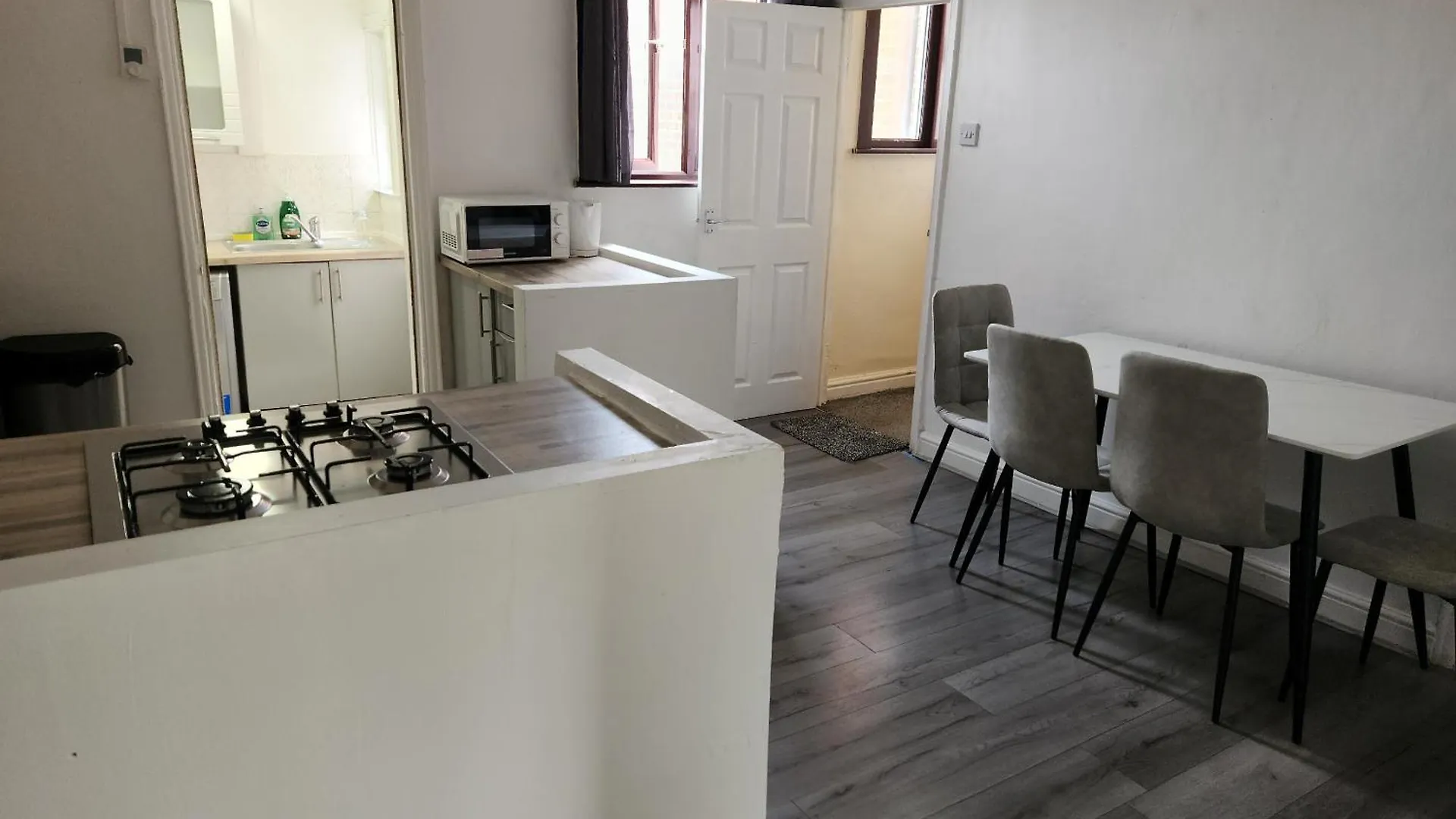 Casa de Férias Doncaster Serviced Accommodation - Apartments - 3 Bed House-Close To A1 & M18 - Contractors - Business Travellers - Families Reino Unido