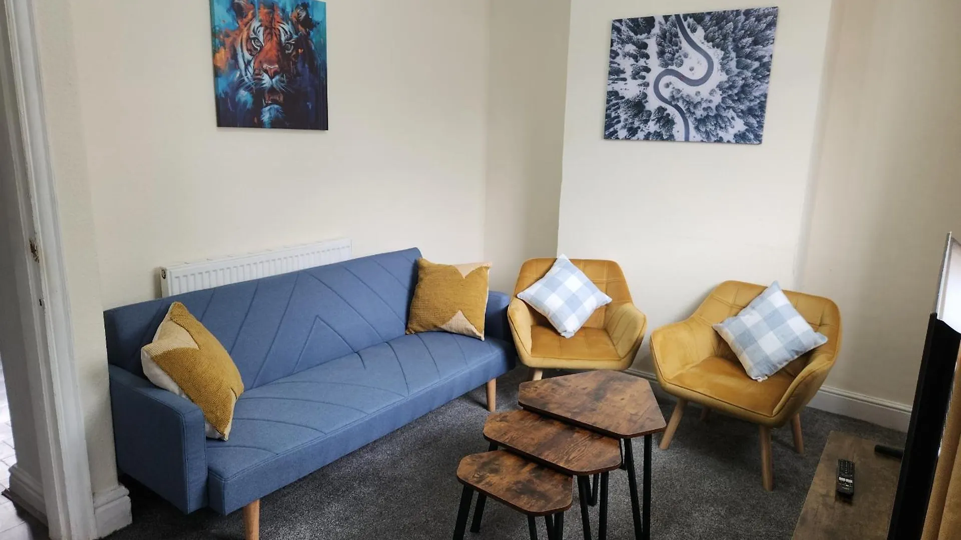 Doncaster Serviced Accommodation - Apartments - 3 Bed House-Close To A1 & M18 - Contractors - Business Travellers - Families Casa de Férias