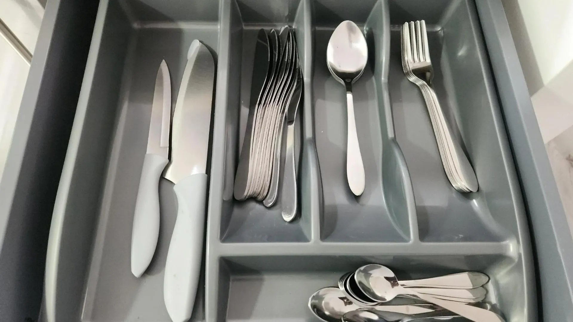 Doncaster Serviced Accommodation - Apartments - 3 Bed House-Close To A1 & M18 - Contractors - Business Travellers - Families
